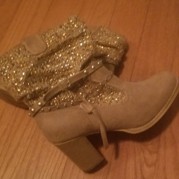 Brown Suede Rhinestones studded Ankle Boots With tassel - Picture 1 of 6